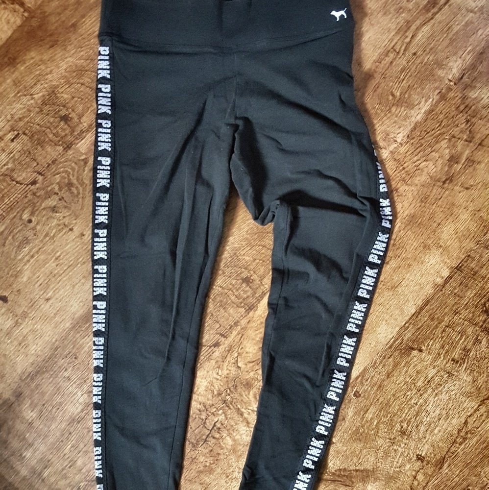 PINK VICTORIA SECRET LEGGINGS